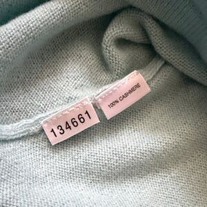 New with tags and Taylor 100% cashmere sea foam Easter sweater size extra small